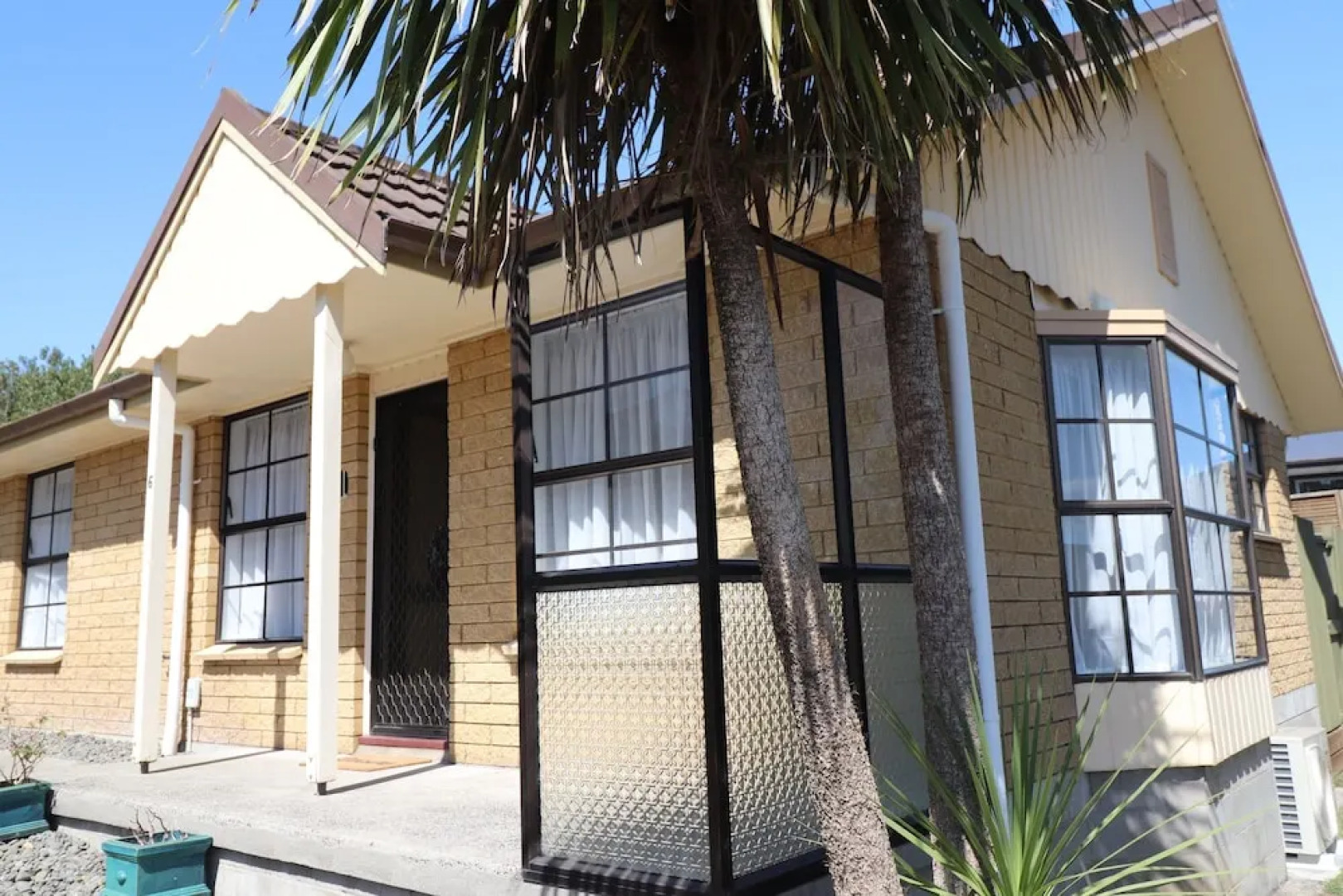 Sunny Unit on Grey Street