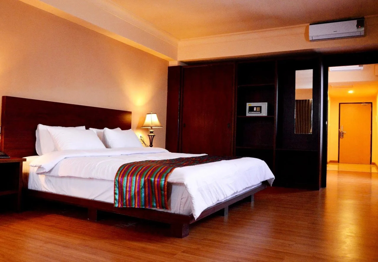 Istana Hotel & Resort