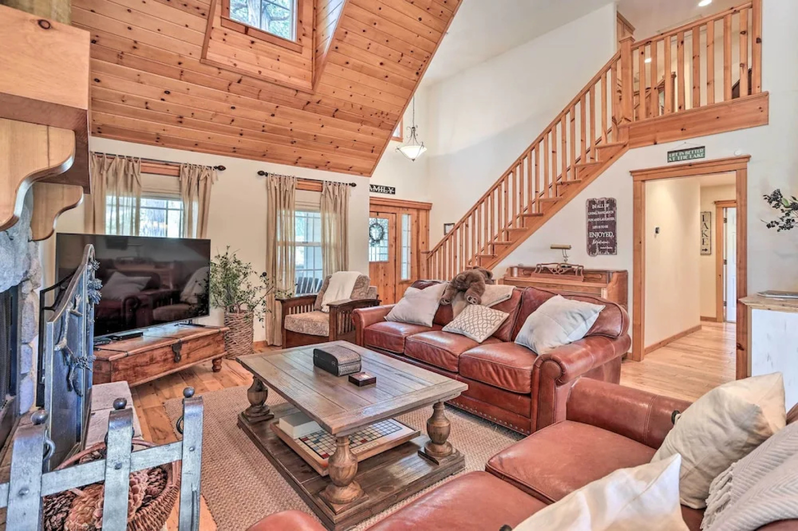 Spacious Lake Arrowhead Home w/ Putting Green