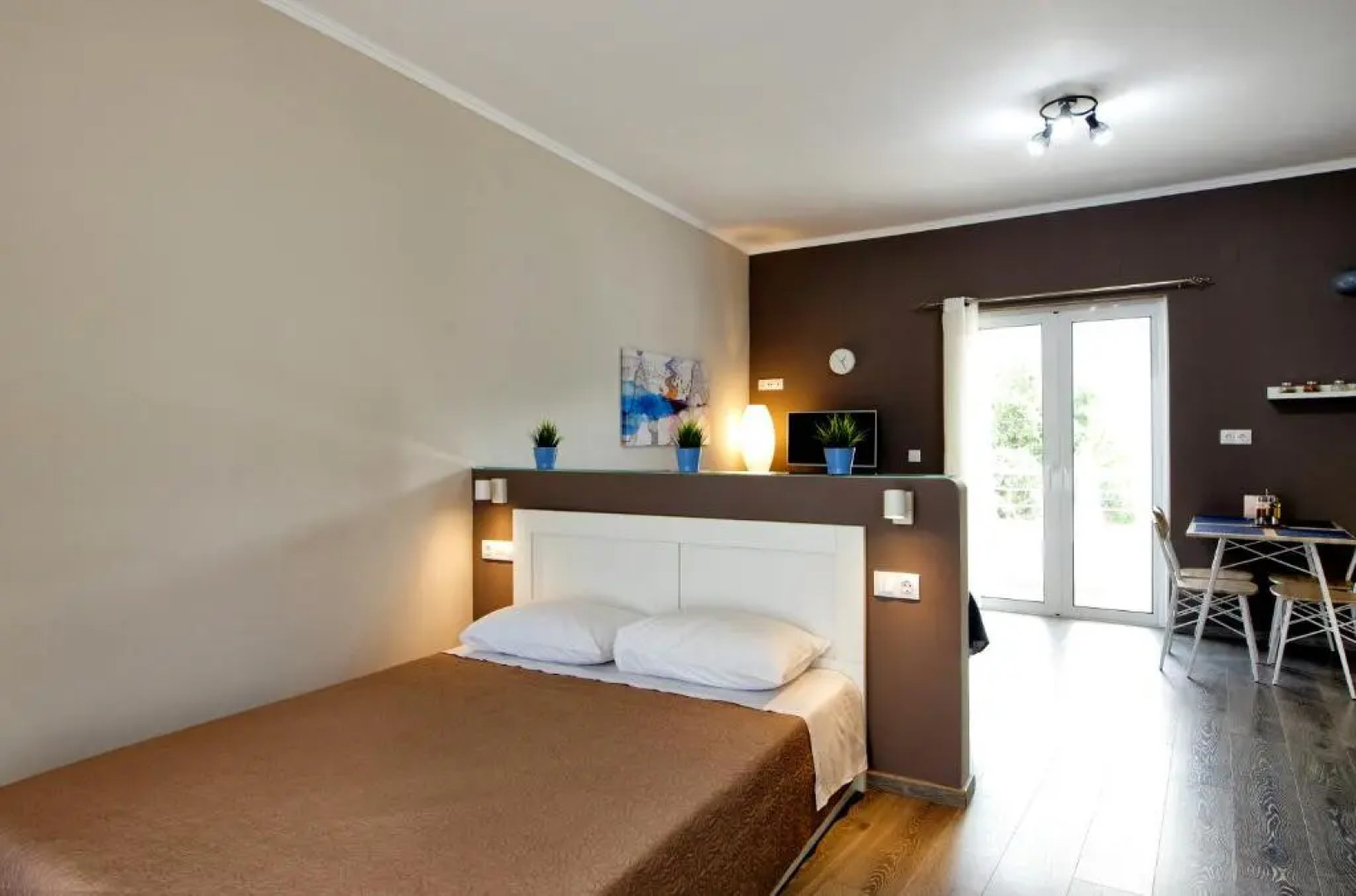 Maria's modern studio 5min from beach