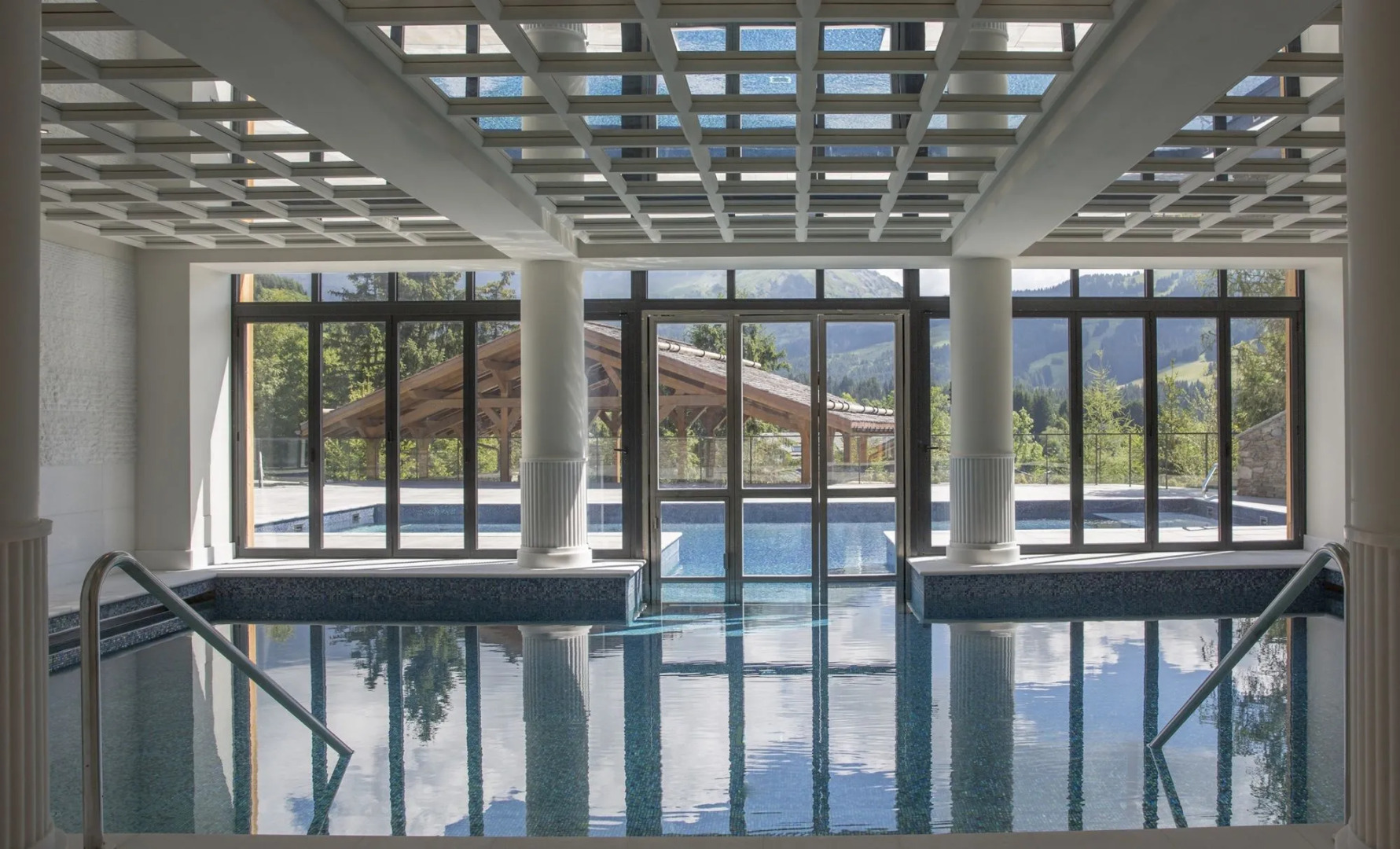 Отель Four Seasons Hotel Megeve