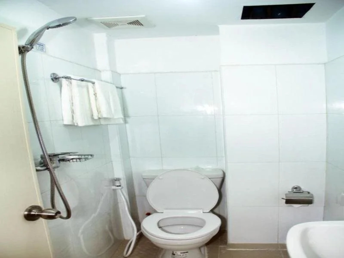 Ngwe Kyal Guest House