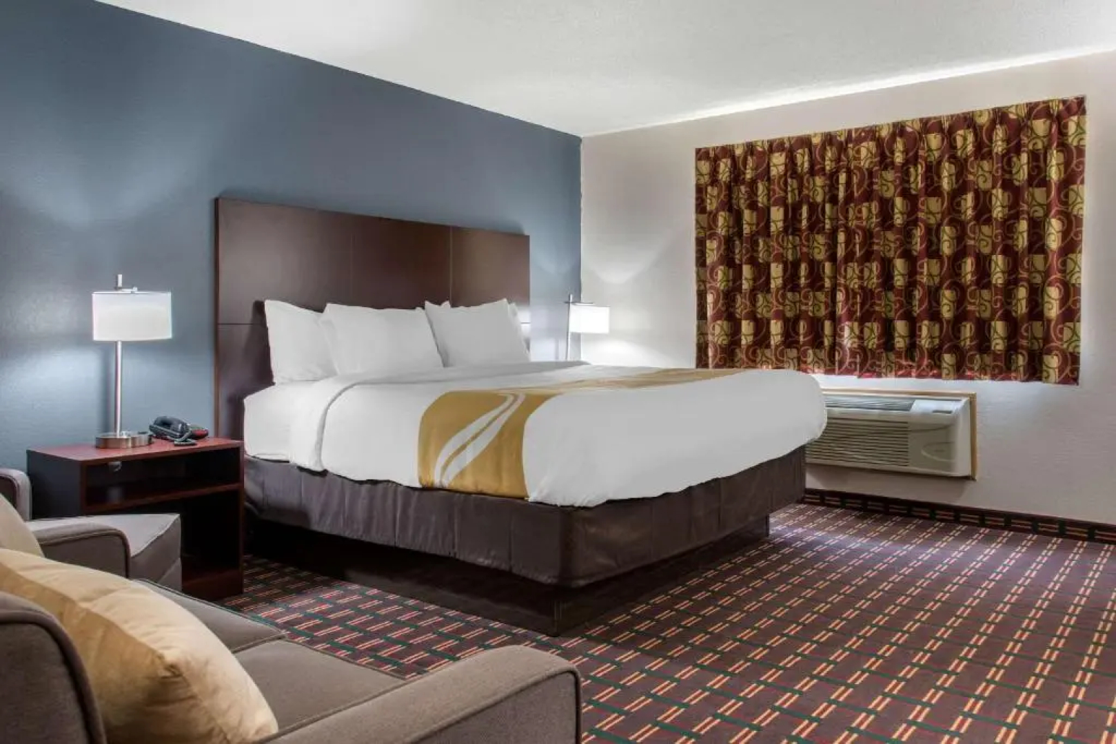 Lexington Inn and Suites