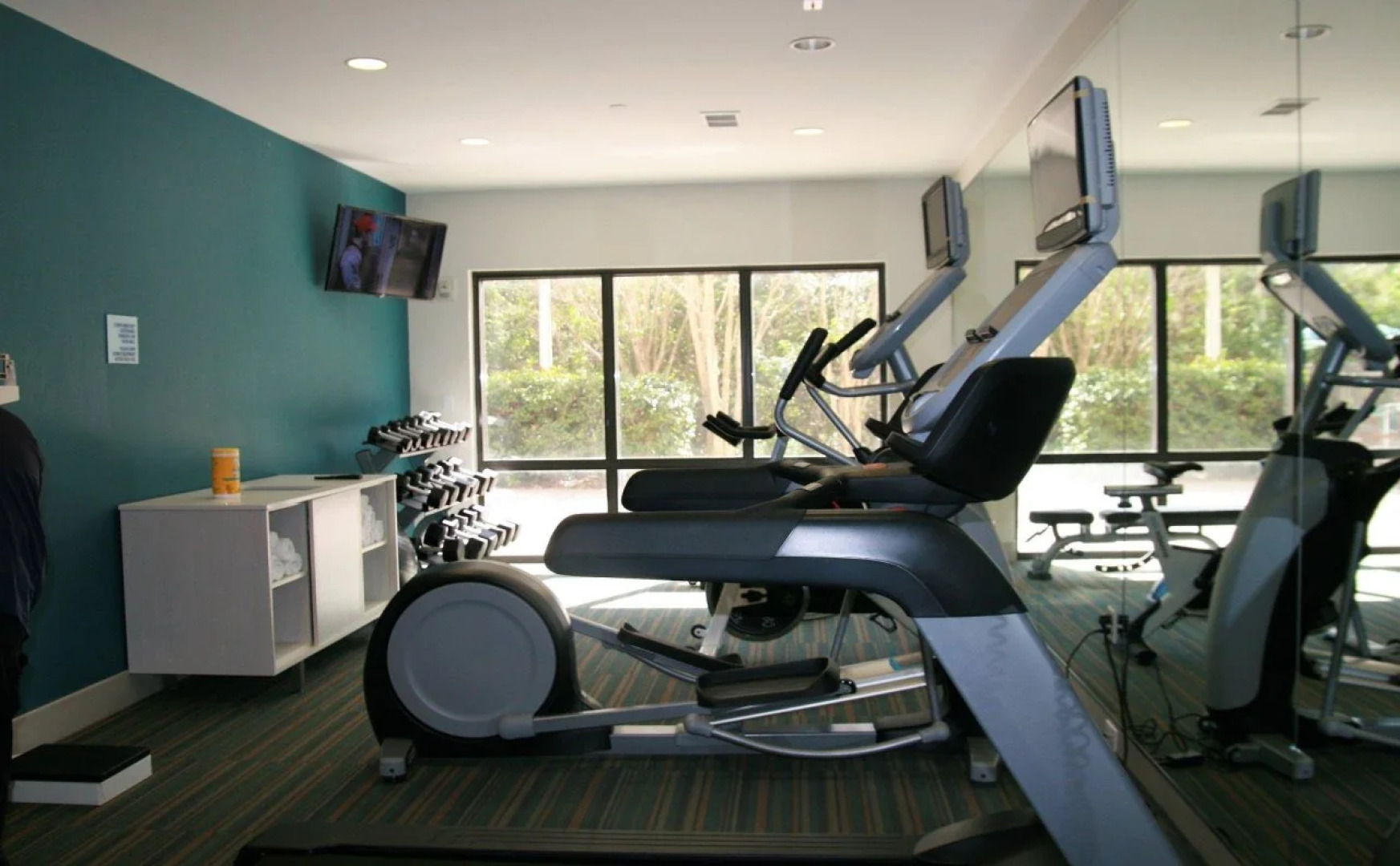 Holiday Inn Express Hotel & Suites Tampa-Anderson Rd/Veteran by IHG