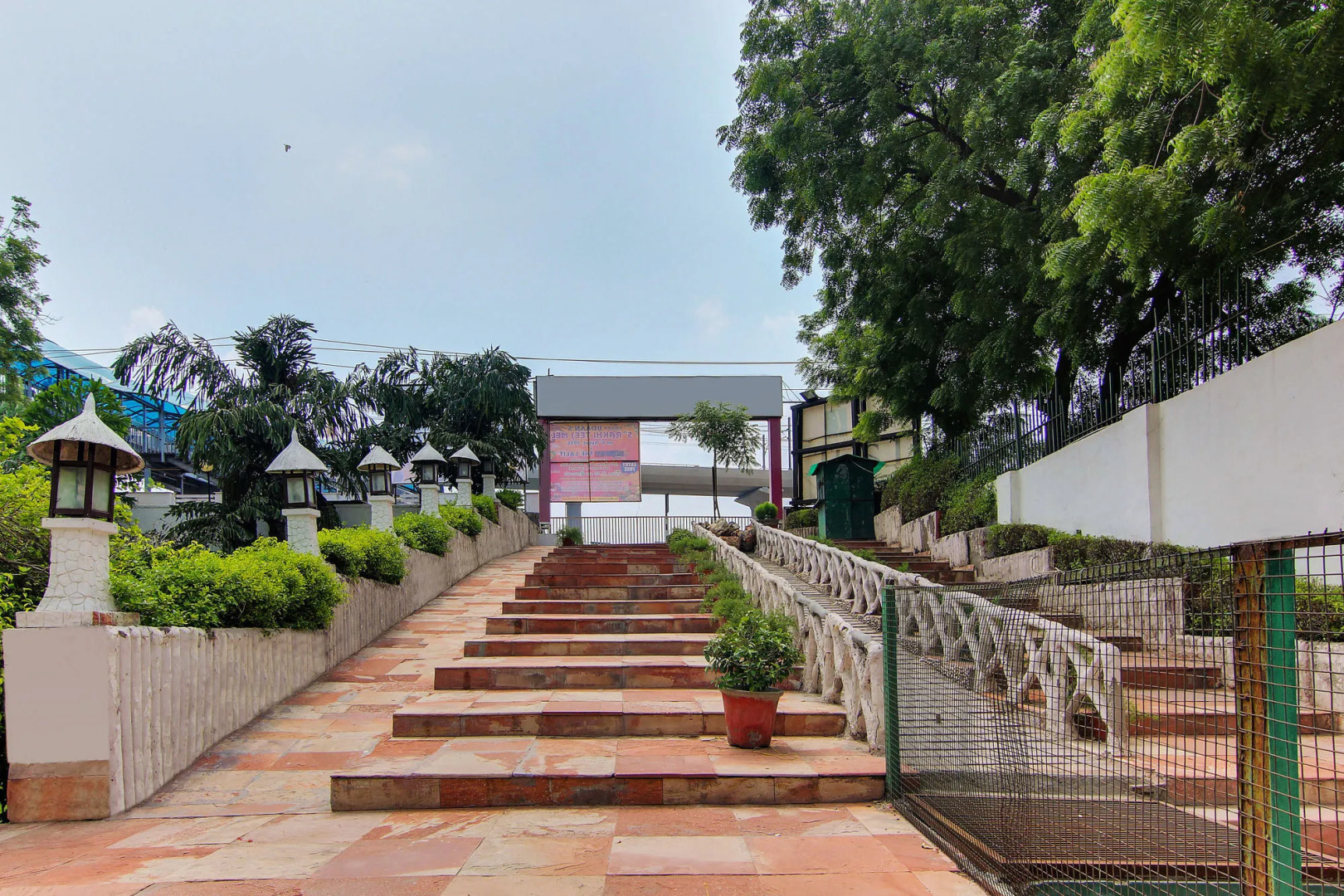 Vibe By The Lalit Traveller