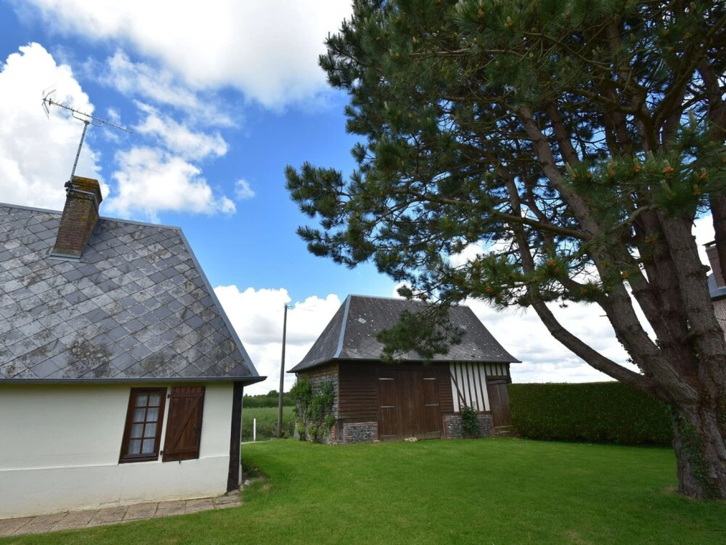 Rural, Detached Holiday Home With Pleasant Garden Near the French West Coast