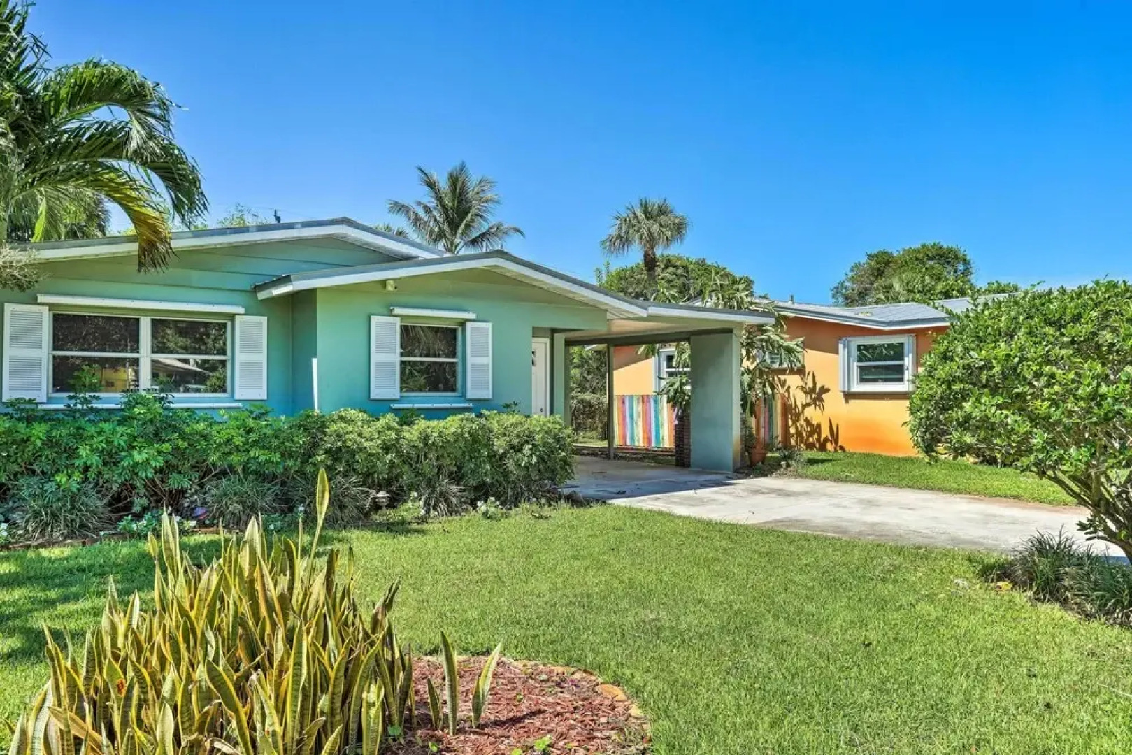 Vibrant Stuart Getaway w/ Private Hot Tub!