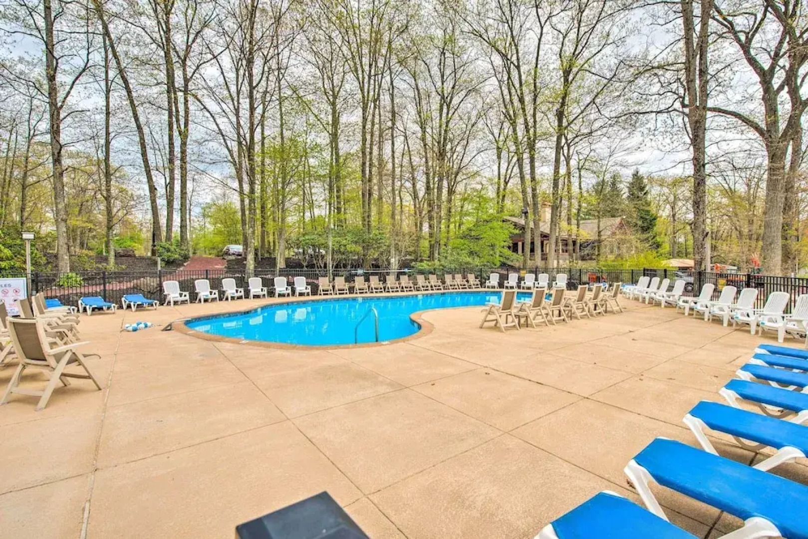 Community Perks & Deck: Lake Harmony Townhome!
