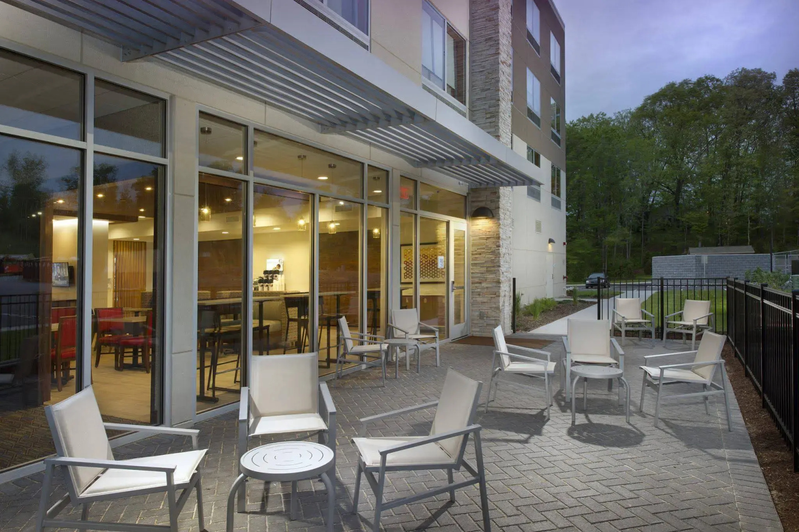 Holiday Inn Express & Suites Altoona by IHG