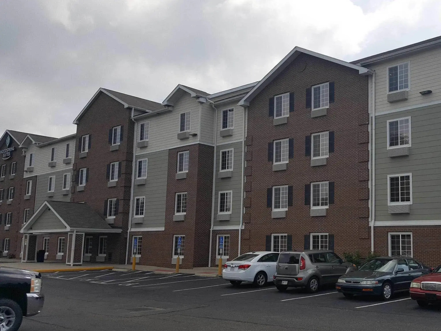 Extended Stay America Select Suites - Akron - South