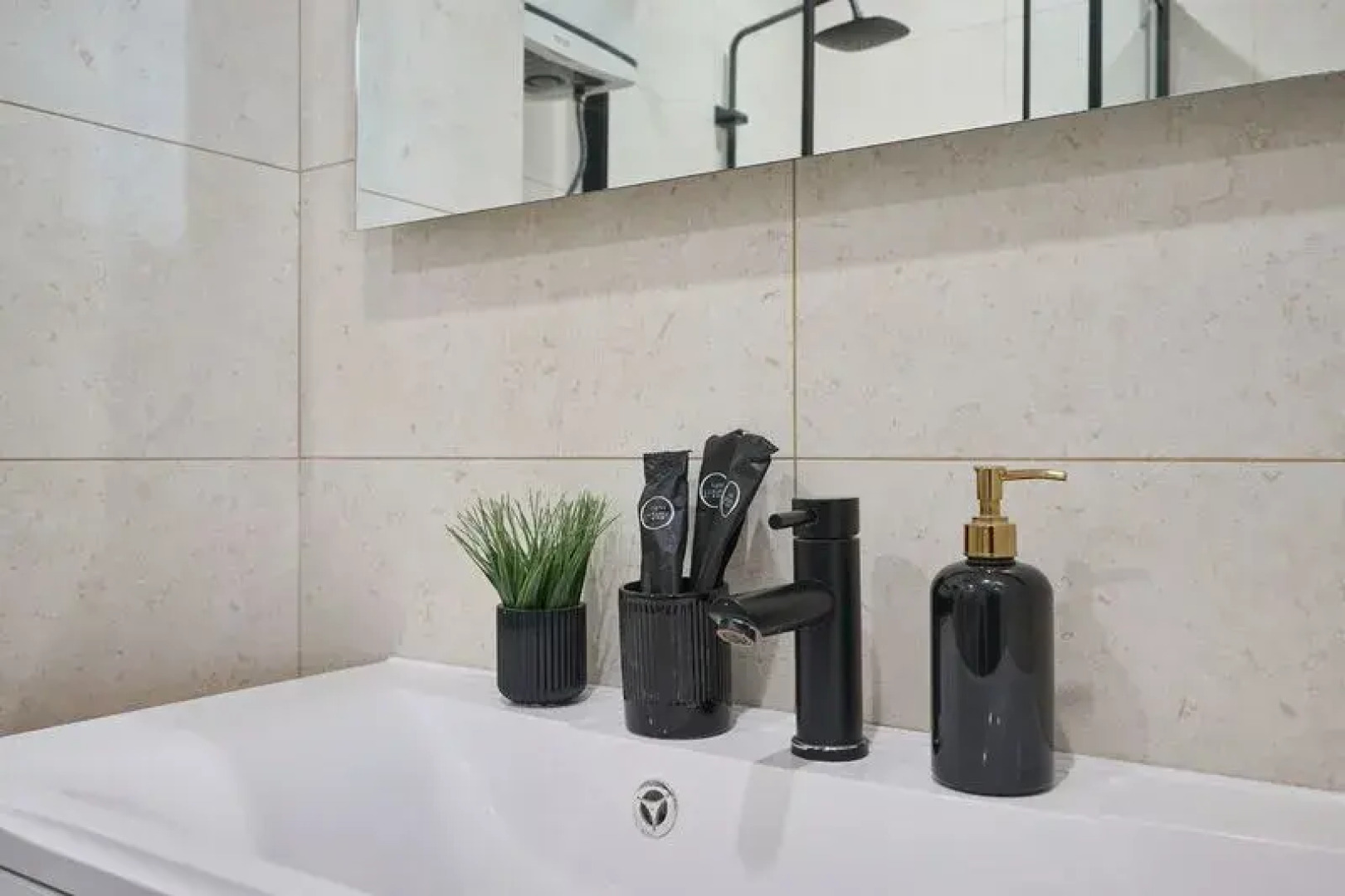 Йо Плейс на улице Героя Владислава Посадского 16/1