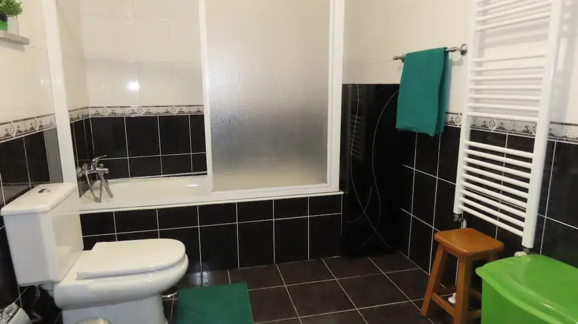 Lovely 3-bed House in Queimada Ideal for Families