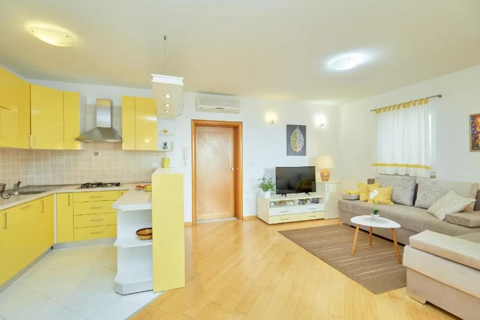 Apartments Zelic Tucepi