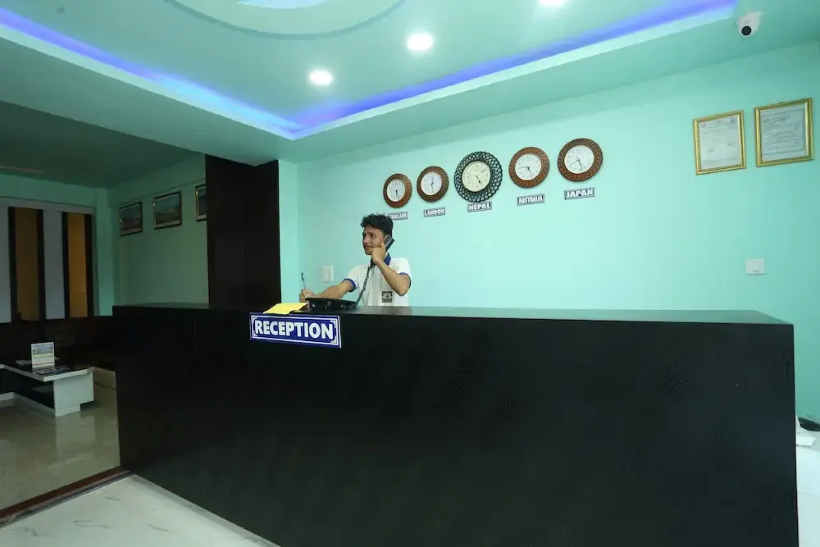 Capital O 629 Grand Cosmo Lumbini Hotel