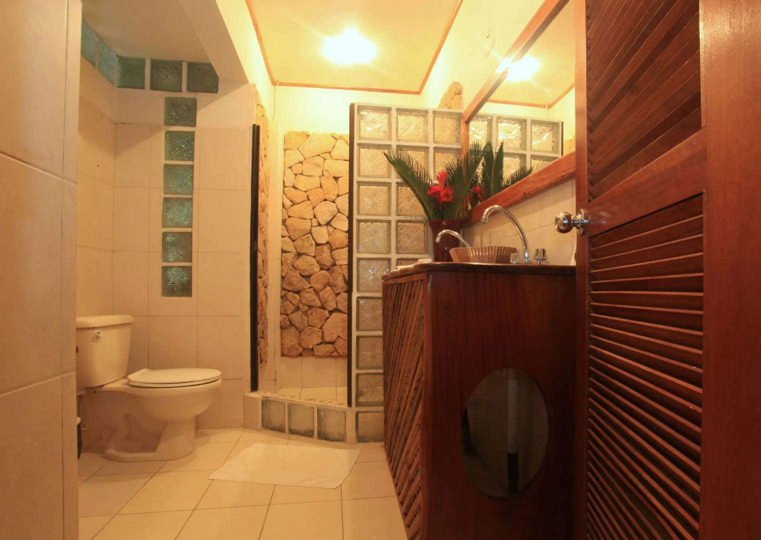 Hotel Tropico Latino