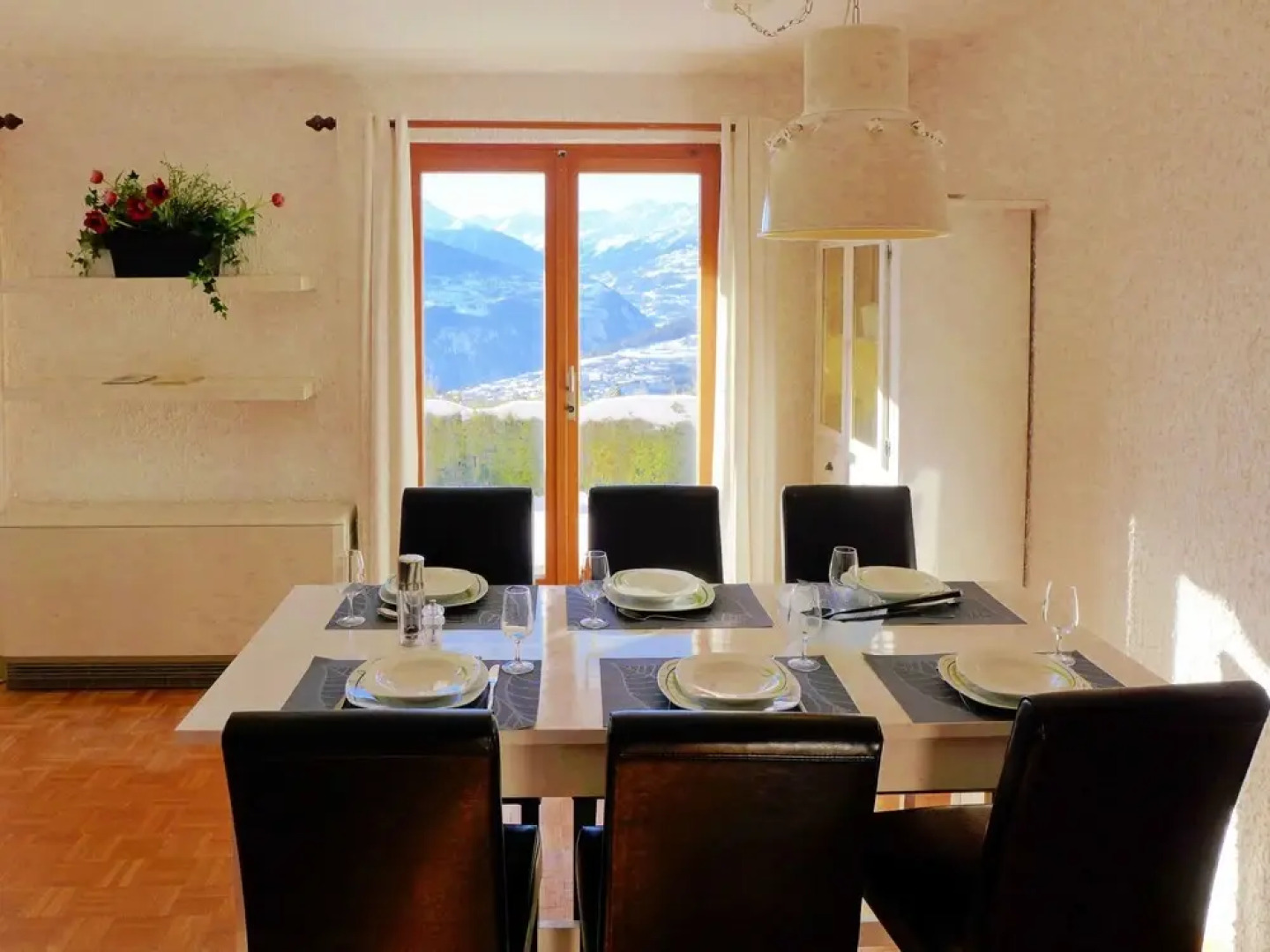 La D l ge Lens in Lens