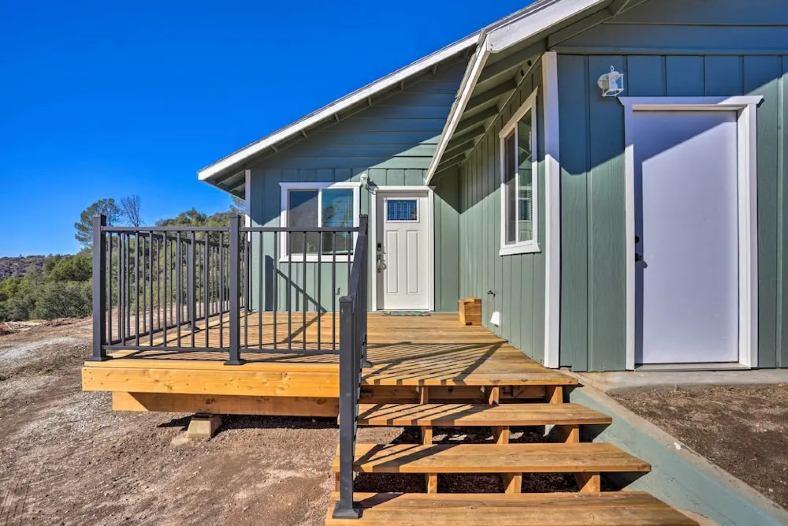 Oakhurst Duplex ~ 13 Mi to Yosemite National Park!