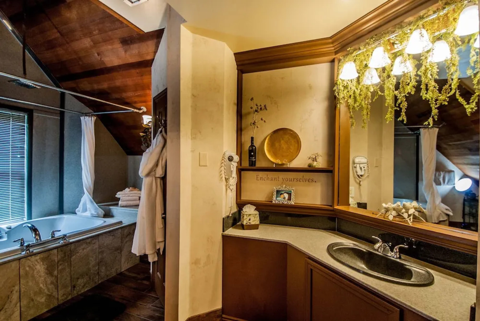 Anniversary Inn - South Temple