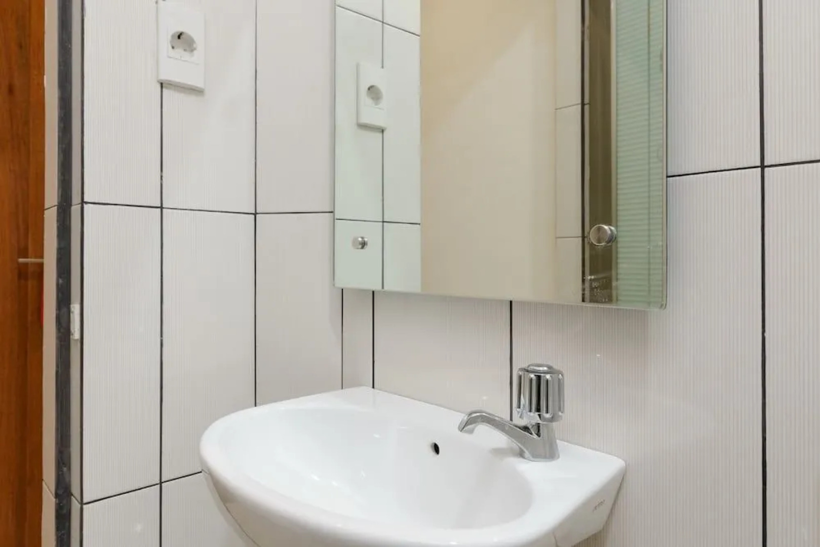 RedDoorz Syariah near Universitas Serambi Mekkah