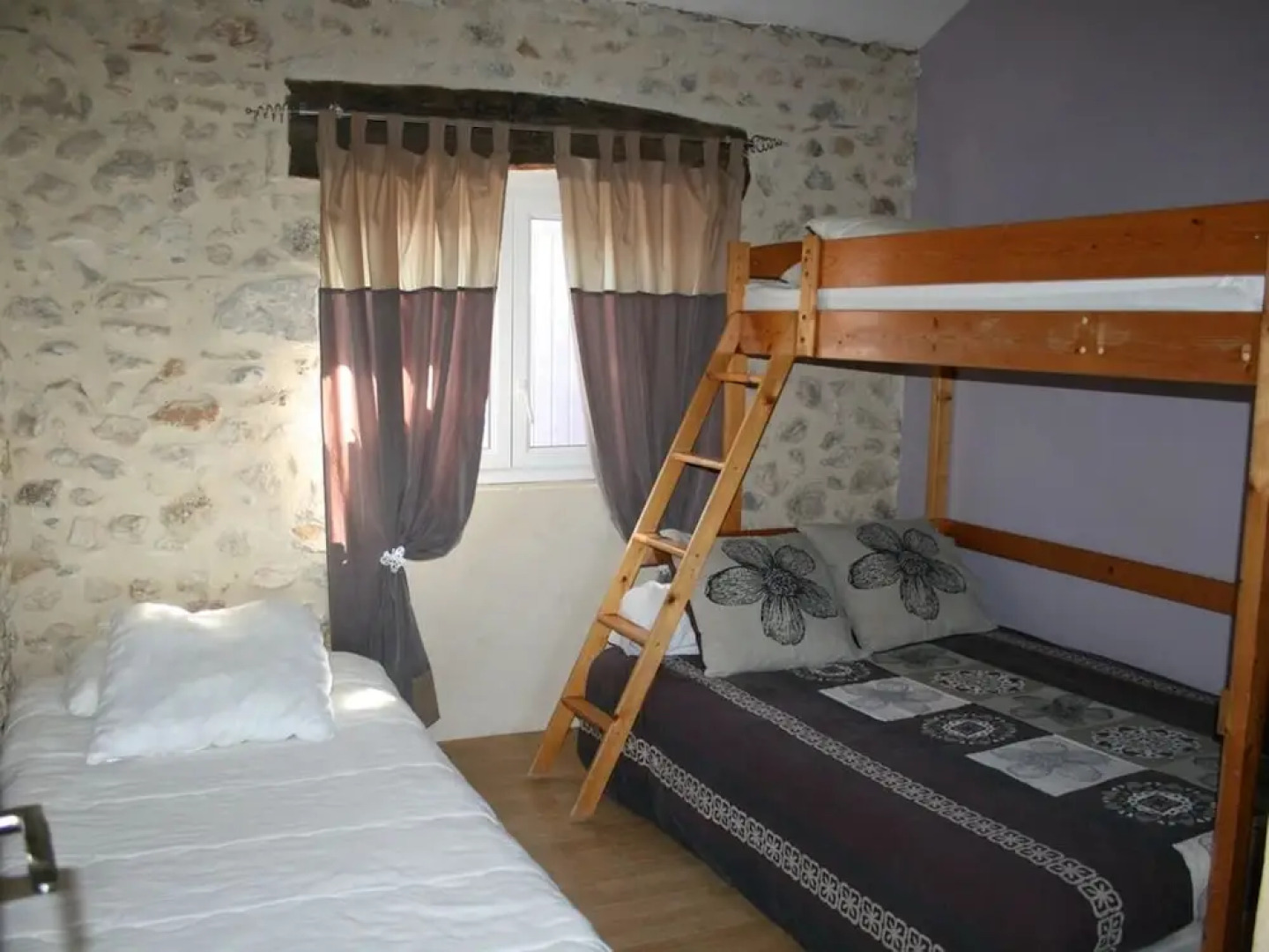 House With 3 Bedrooms in Saint-victor-la-coste, With Pool Access, Encl