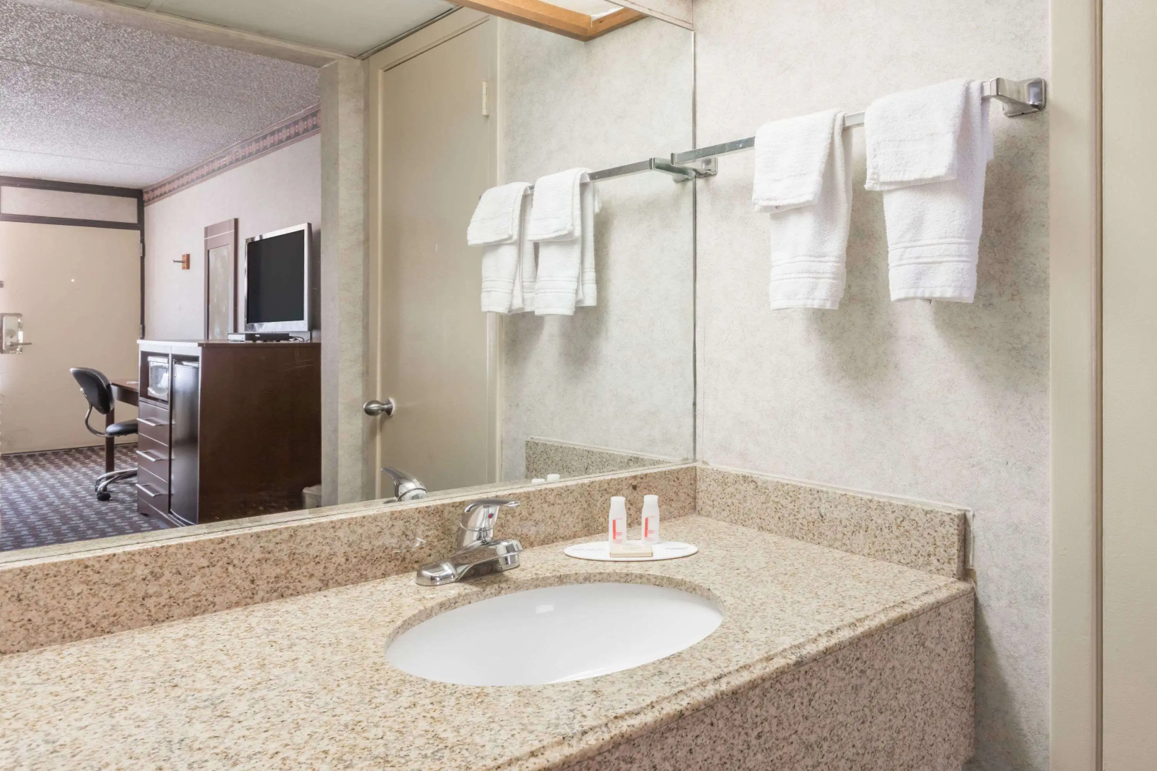 Days Inn by Wyndham Midland
