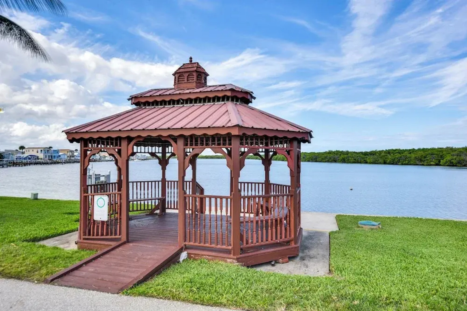 Waterfront Nettles Island Beach House: Pool Access