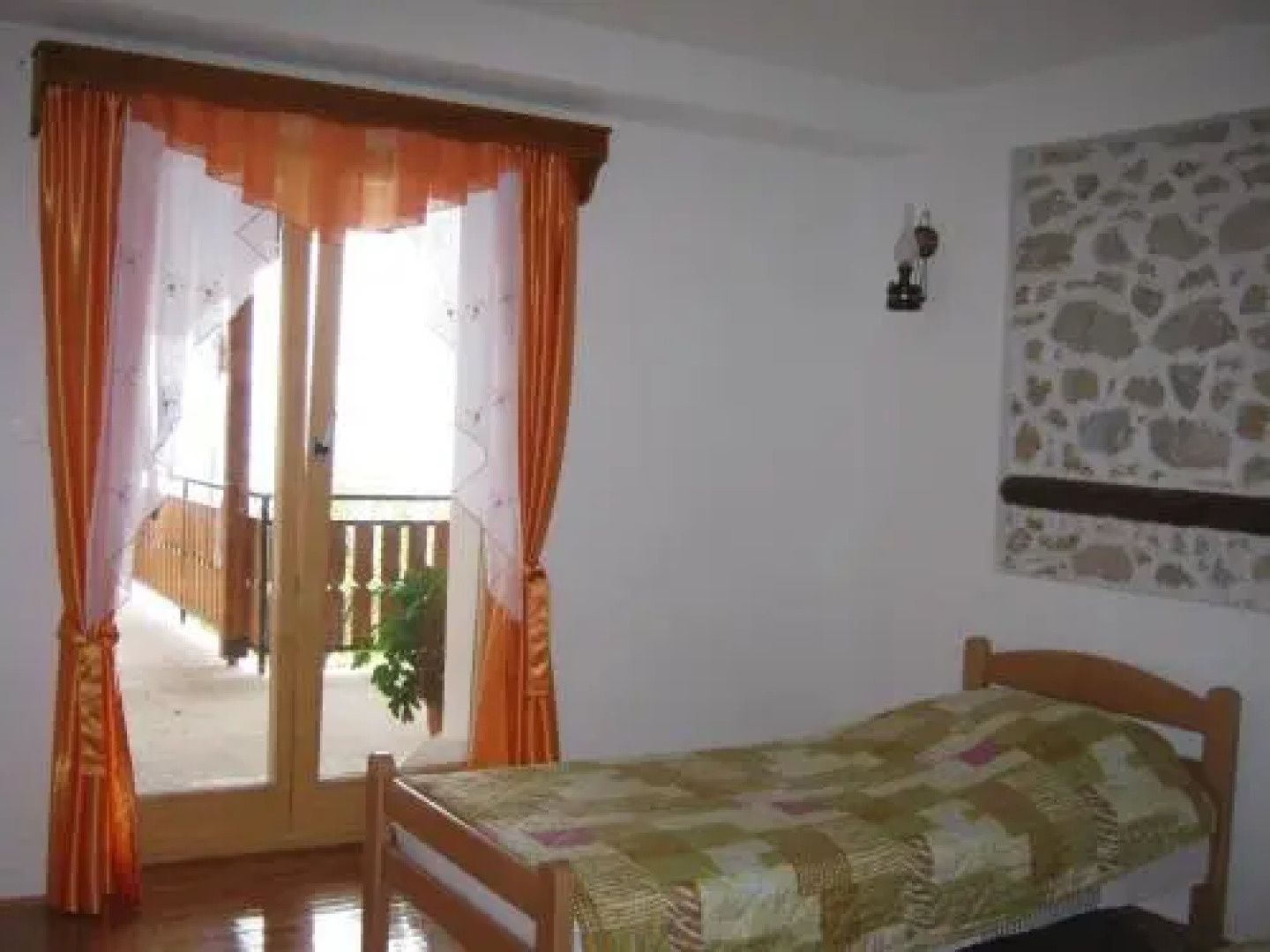 Ristos Guest House