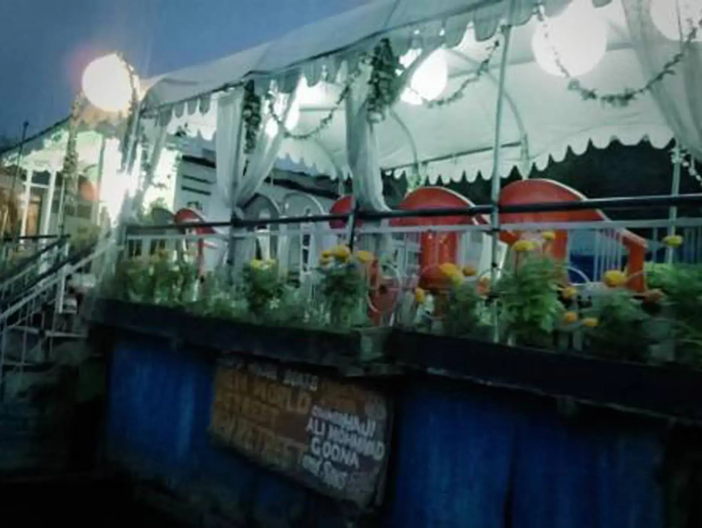 New Retreet Group of Houseboats