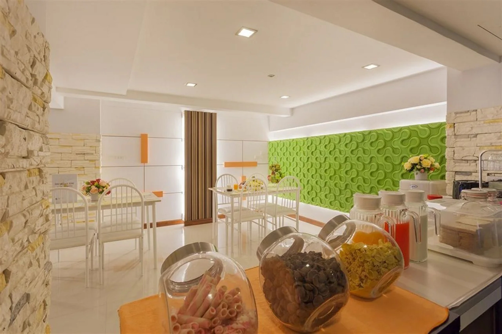 Patong Max Value Hotel