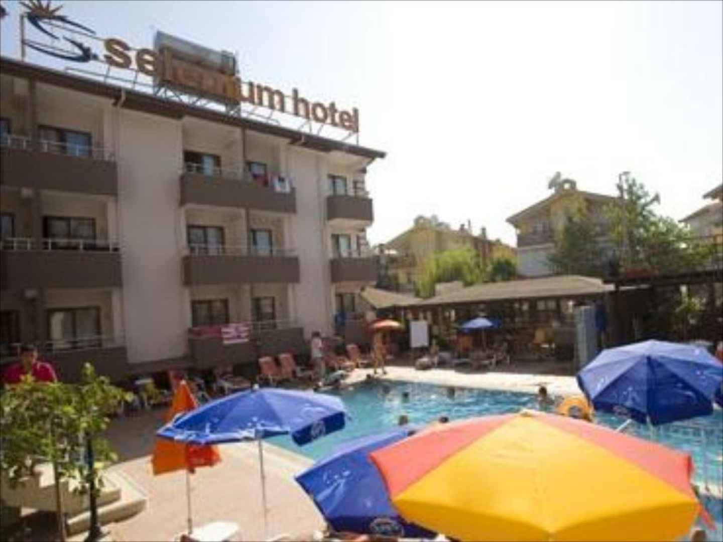 Selenium Hotel