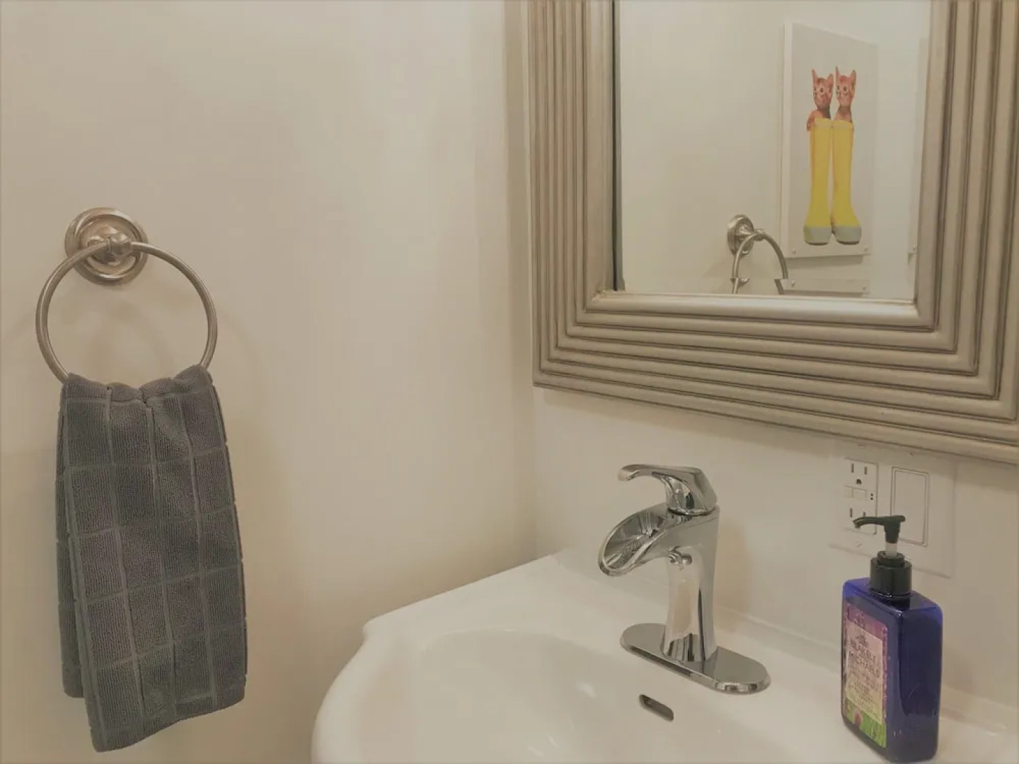 Esther's Place-Carleton Place Downtn Apt