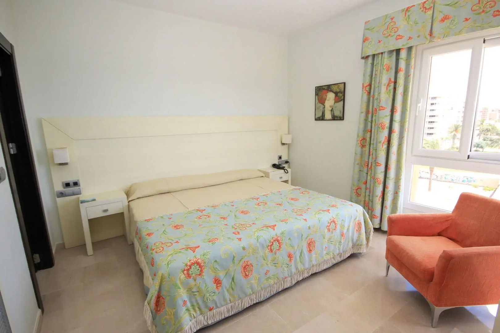 Senator Águilas Hotel