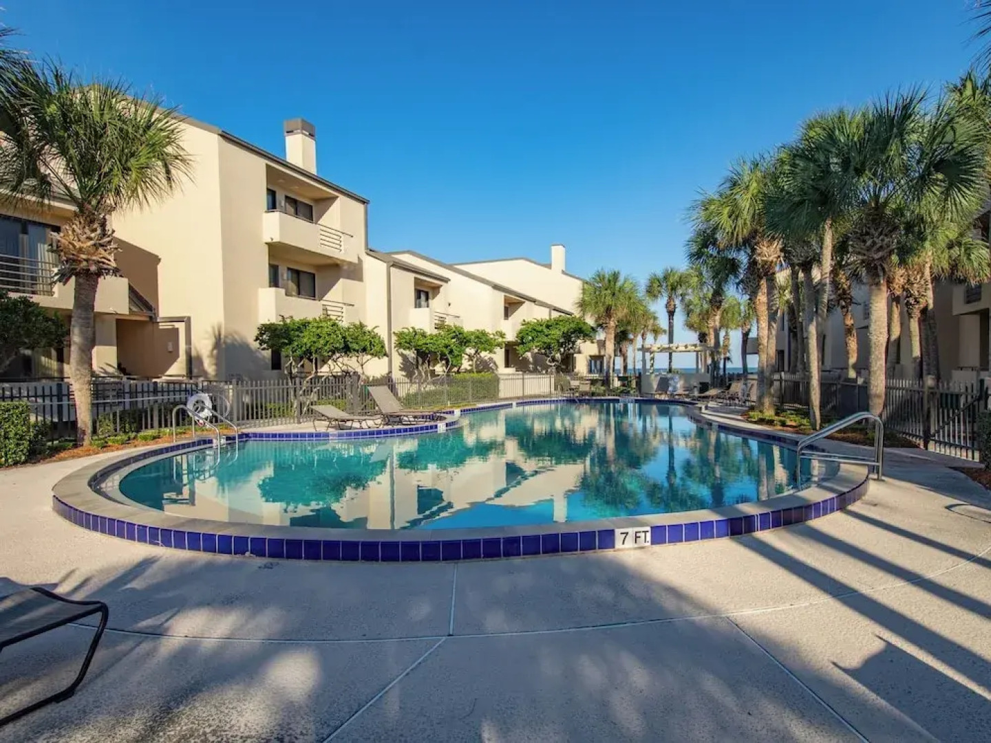 Spinnakers Reach 704