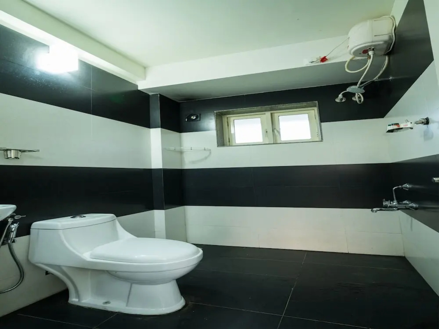 OYO 10030 Wayanad Green Pepper