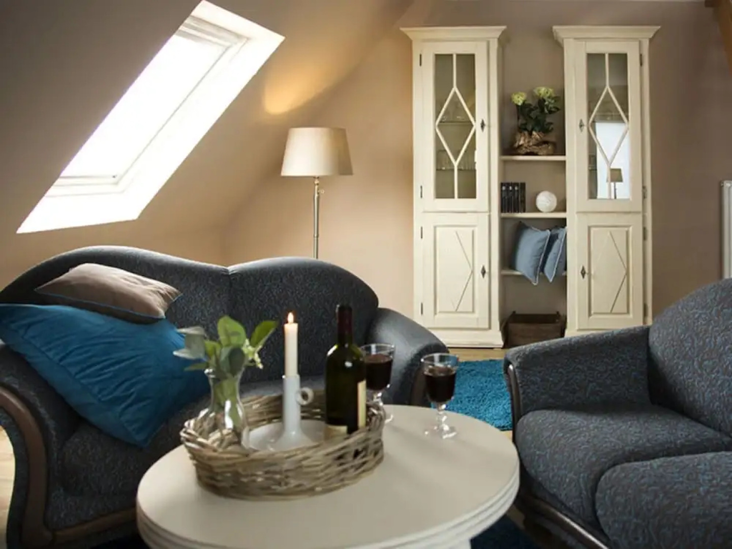 Dandelion Modern Retreat