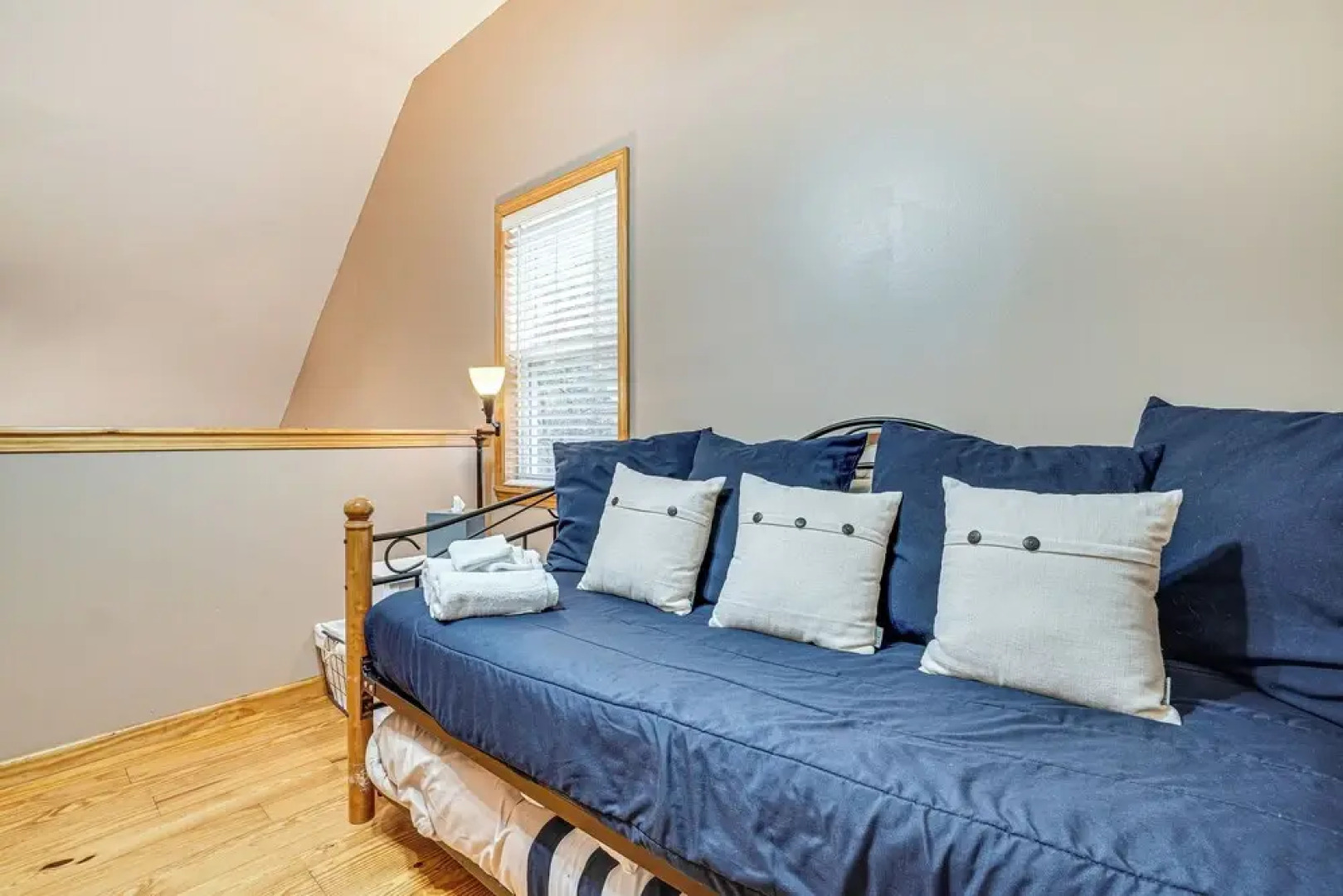 Spacious Home in Helen w/ Porch & Balcony!