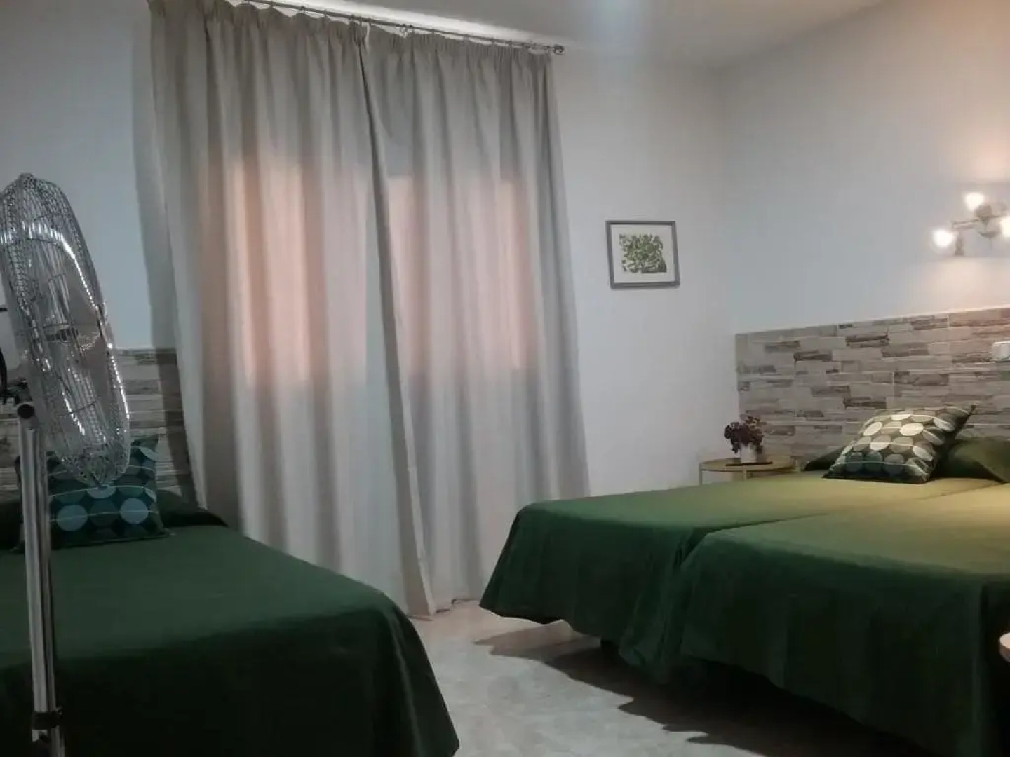 Hostal Residencia Cardona