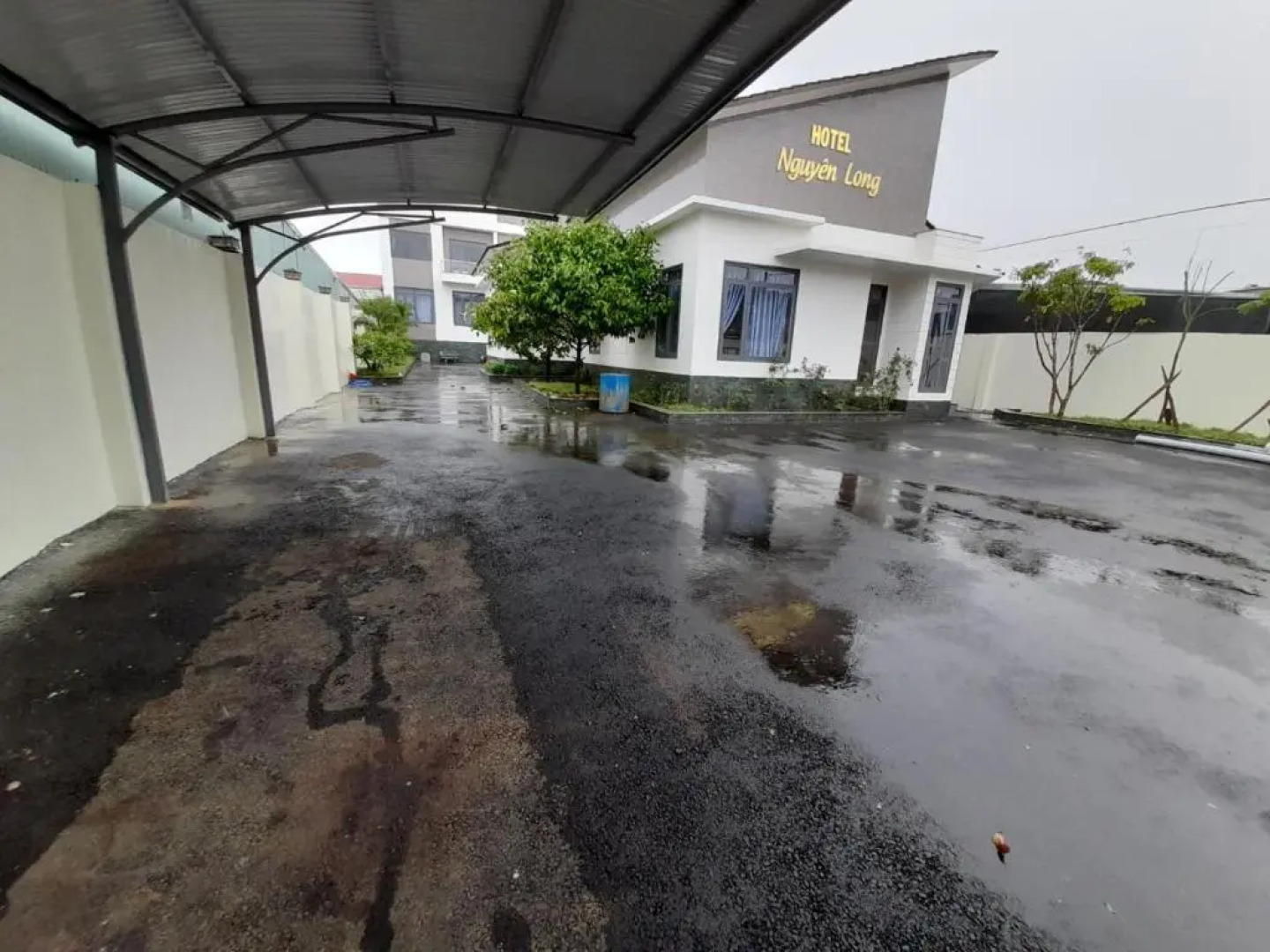 khach san Nguyen Long