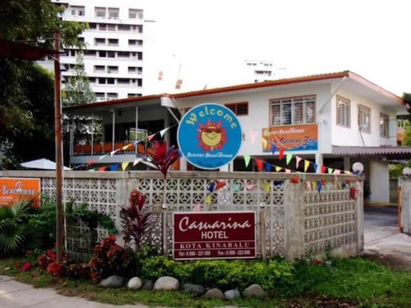 Borneo Beachouse Backpackers