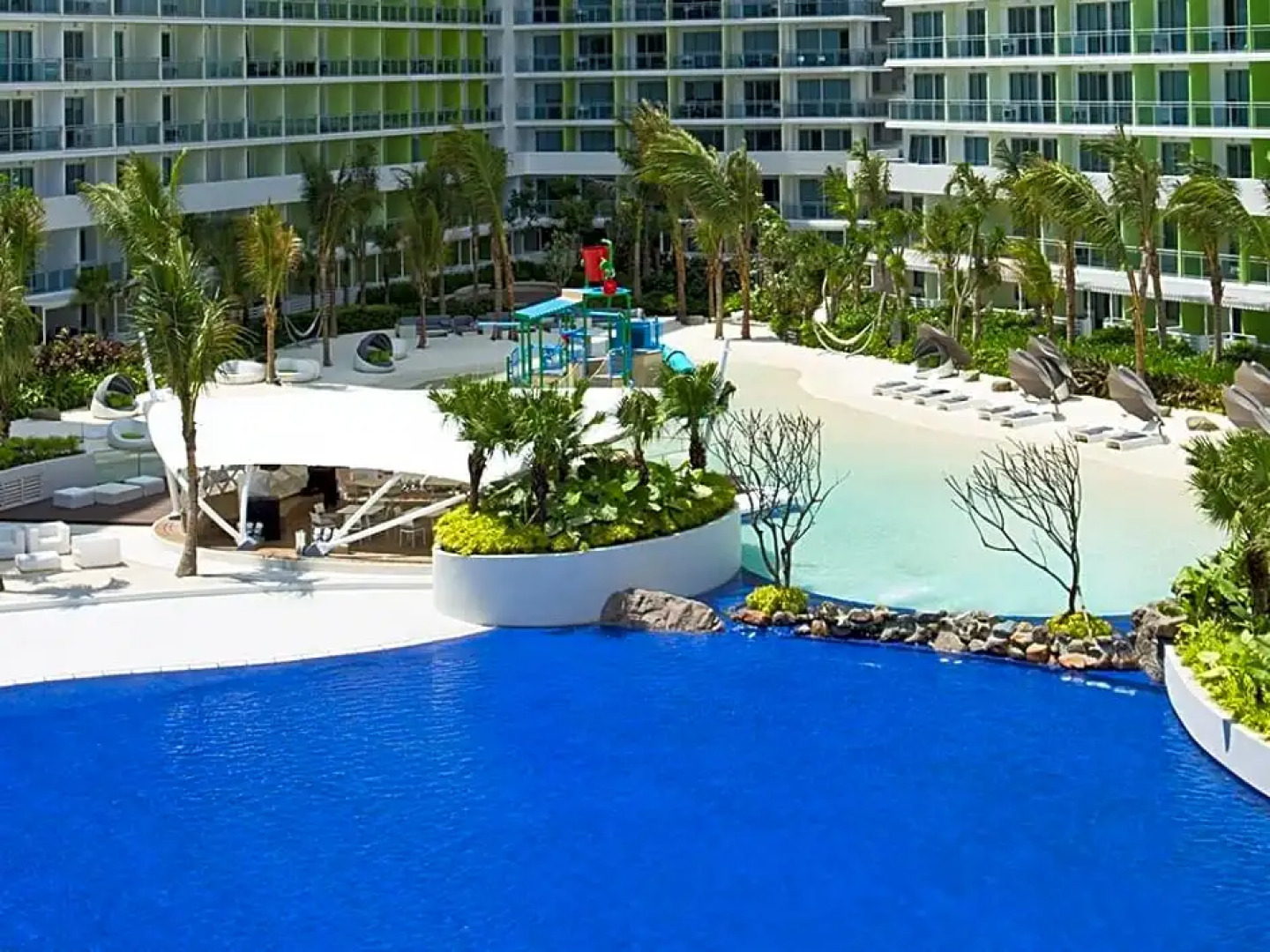 Siglo Suites @ The Azure Urban Resort Residences