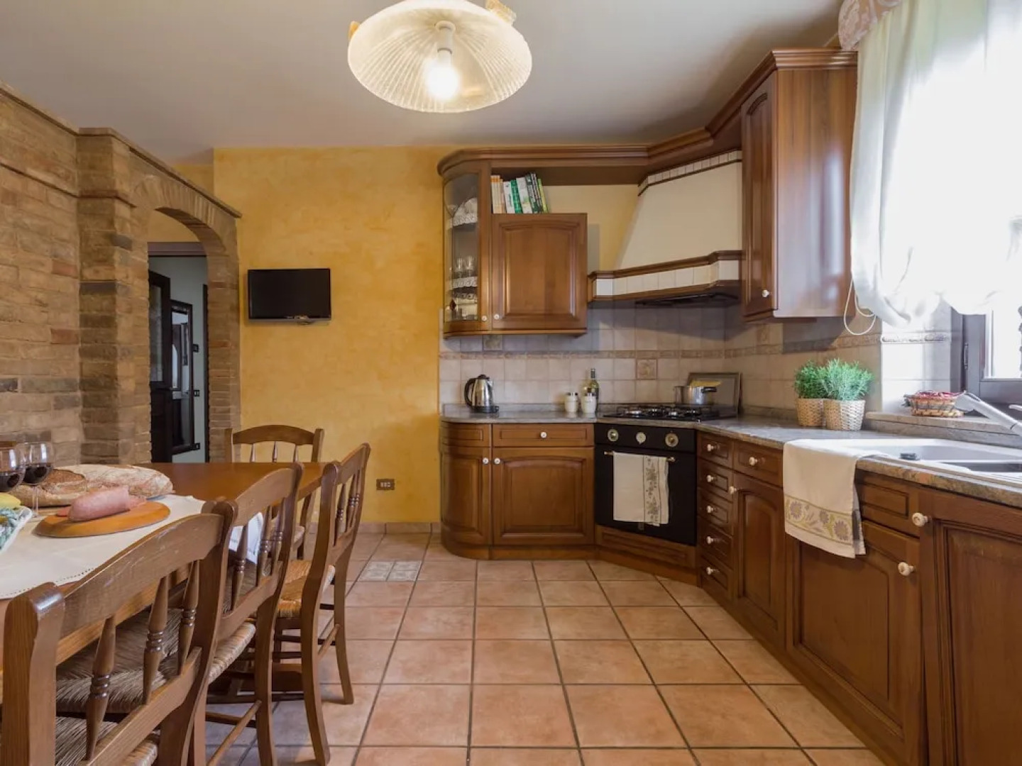 Beautiful Villa With Private Swimming Pool and Close to the sea