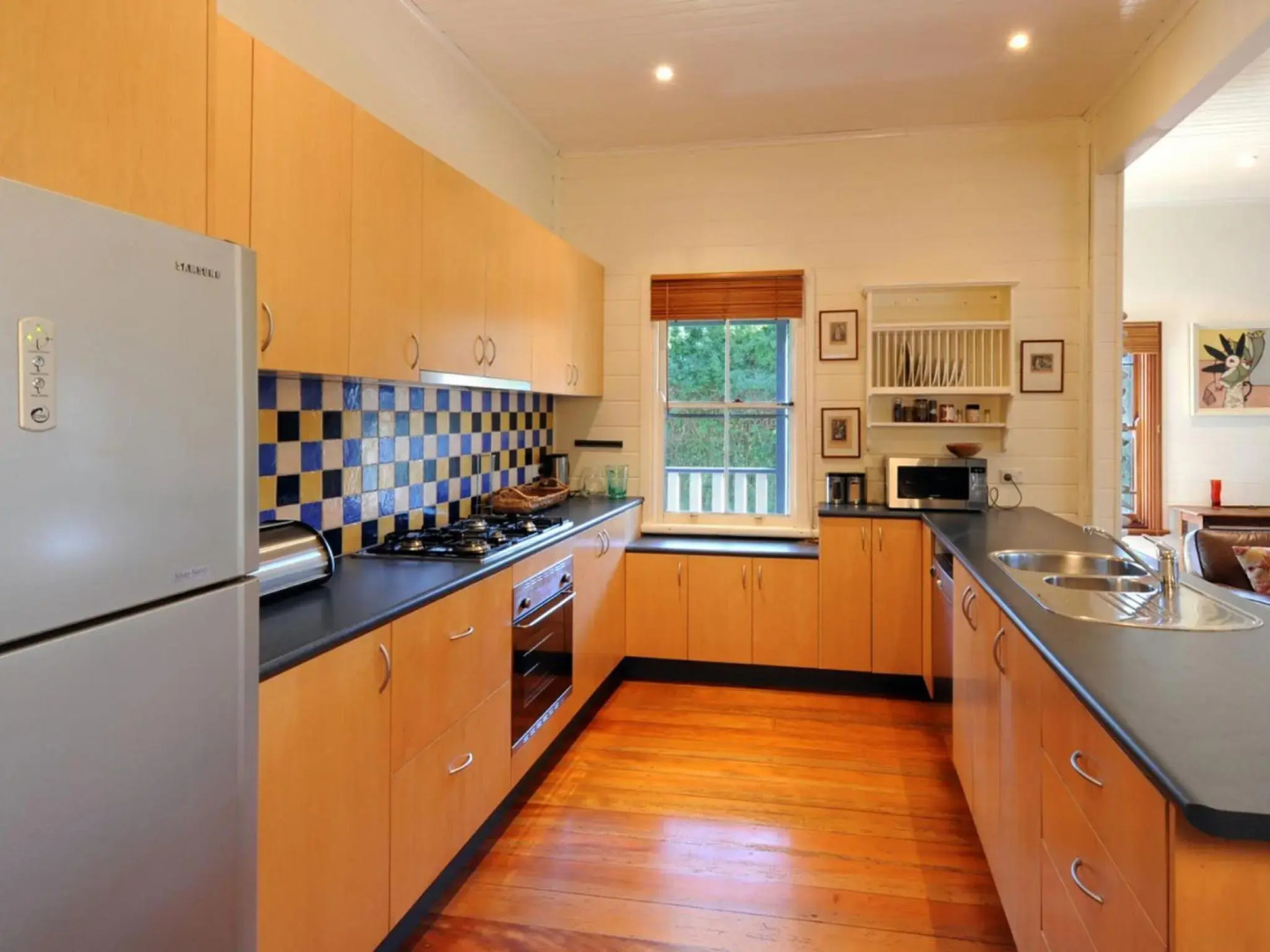 FAIRVIEW and STUDIO Gerringong 4pm check out Sundays