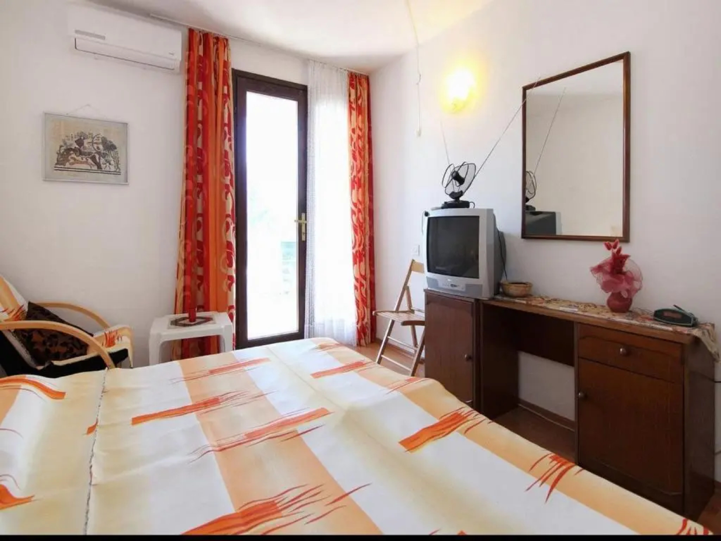 Studio Apartment Nik-50m from beach