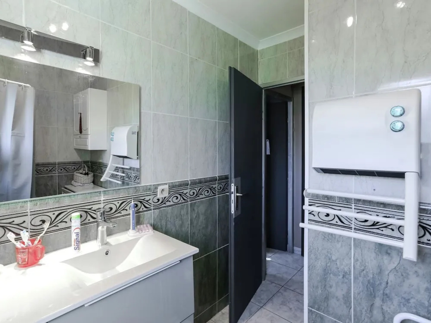 Child-friendly Holiday Home With Many Facilities in Aix-en Provence