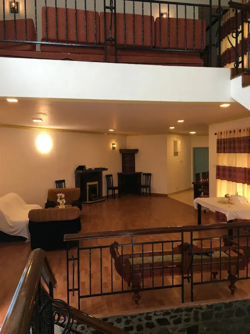 Golden Grove Villa