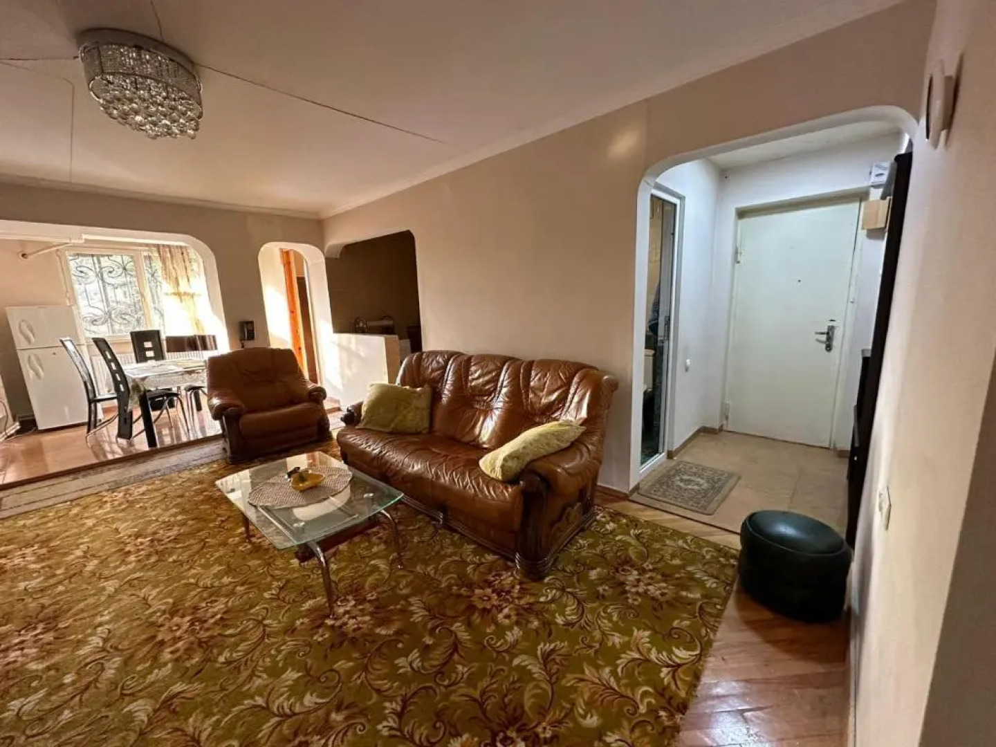 cozy 2-bedroom apartment in Gori