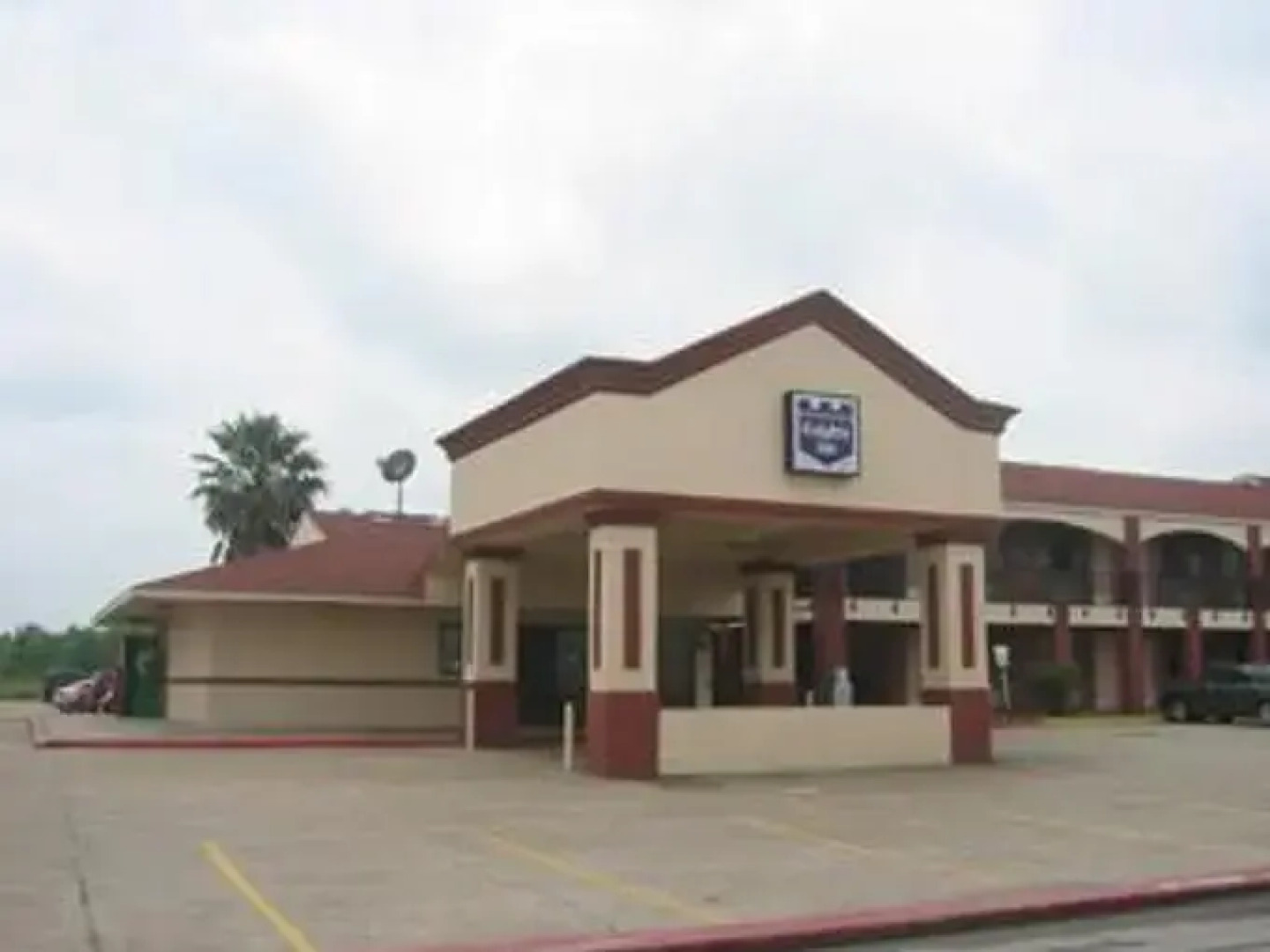 Executive Inn & Suites