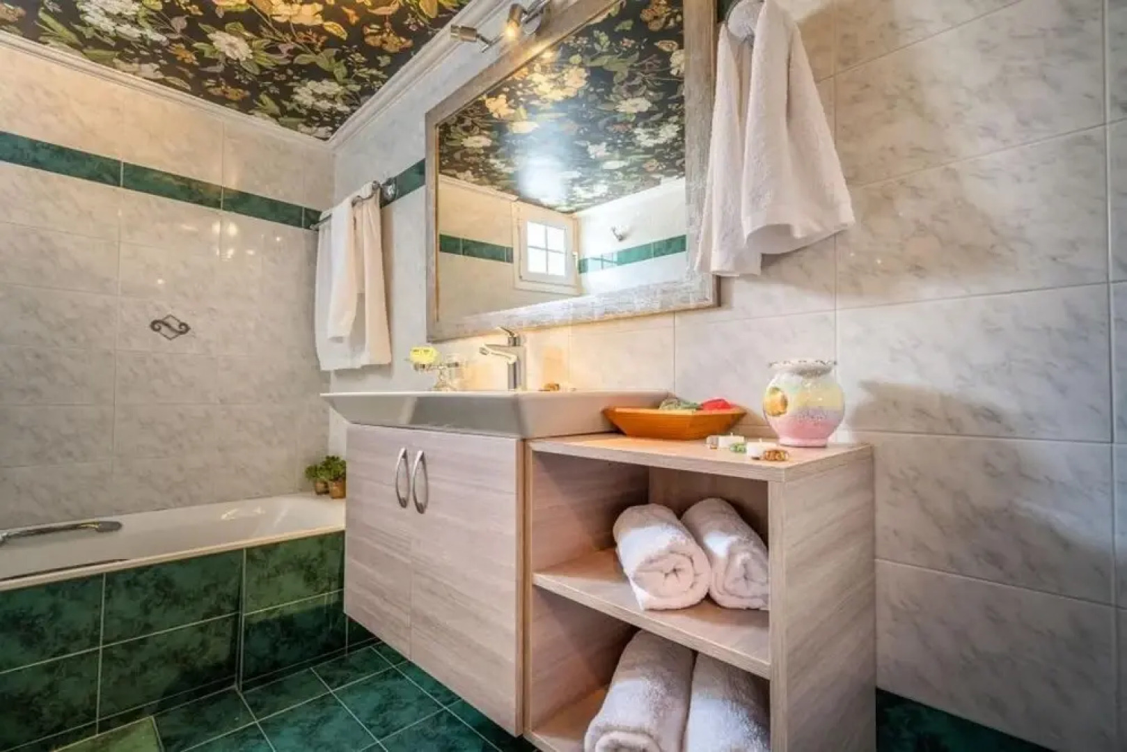 Castelli Luxury Villa 4-bedroom Villa With Private Pool