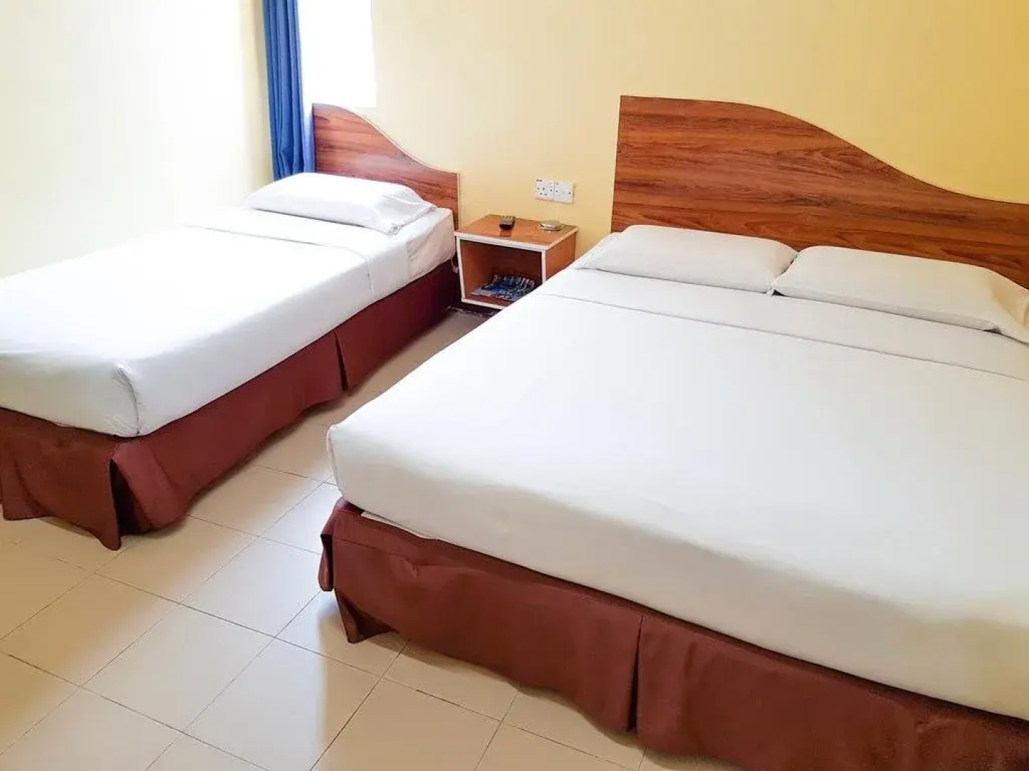 Oyo 90162 Aj Hotel