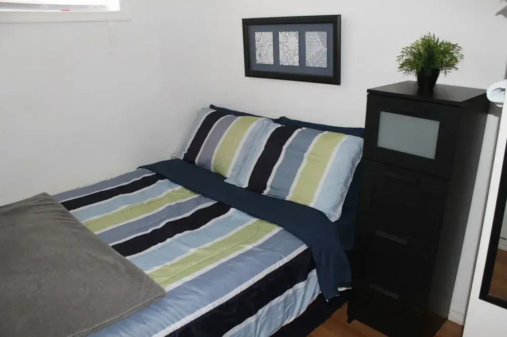 Adib Apartments - 224 Woodroffe Ave, Unit 4 (Basement)